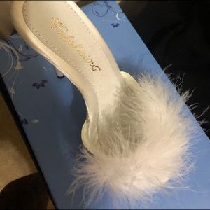 Fuzzy heel slippers